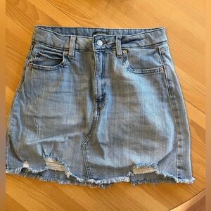 Women's Light Wash Distressed Raw Edge Denim Skirt Size 10